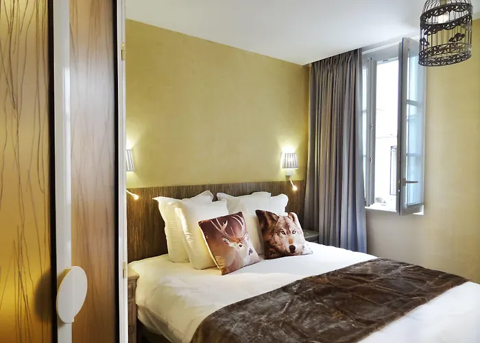 Le Pavillon 3* Париж