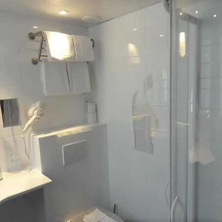 Le Pavillon Hotell Paris