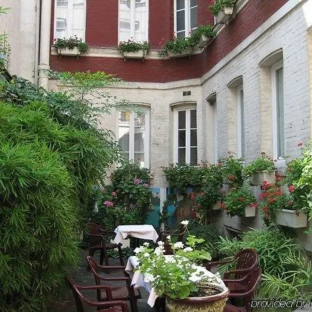 Le Pavillon 3*