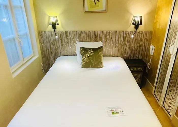 Le Pavillon 3* Párizs